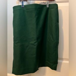 J. Crew No 2 pencil skirt in green, size 12 100% wool